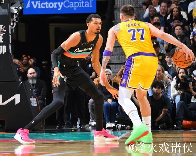 东契奇空砍三双38+10+10，文班亚马16+14，湖人负于马刺